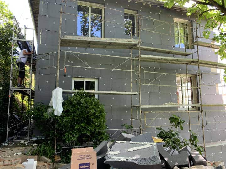Pose de plaques d'isolation thermique par l'extérieur — MG Rénovation