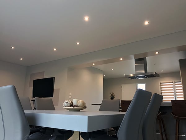 Plafond tendu avec spots LED — MG Rénovation Essonne