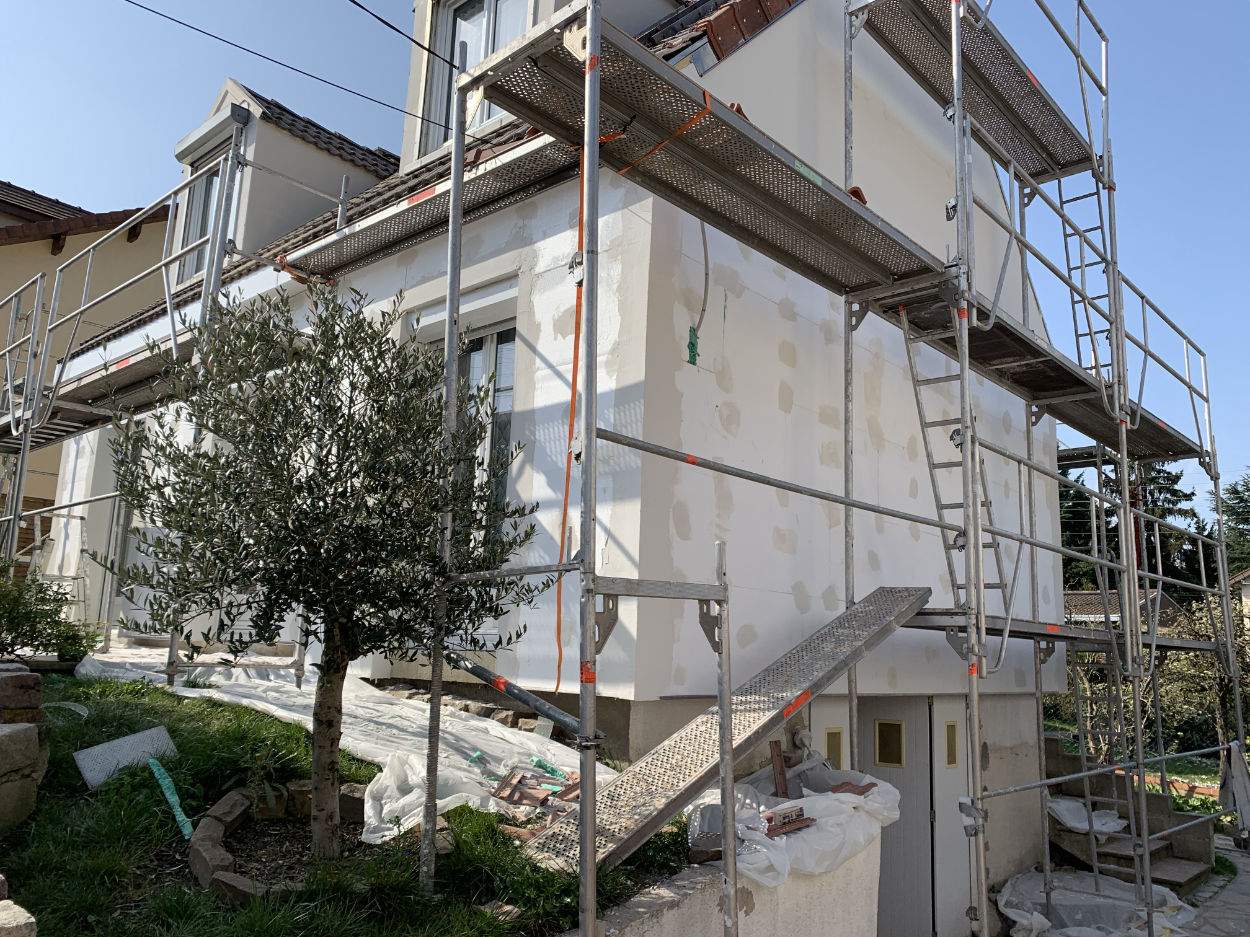 Ravalement de façade en cours — MG Rénovation